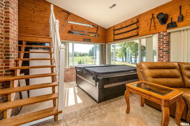 $575,000 | 6694 Shamrock Road, Tamaroa, IL 62888