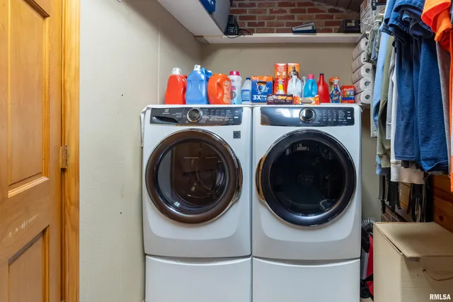 $575,000 | 6694 Shamrock Road, Tamaroa, IL 62888