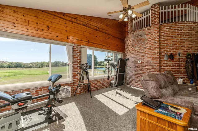 $575,000 | 6694 Shamrock Road, Tamaroa, IL 62888