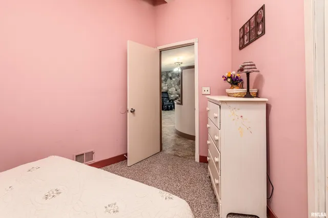 $575,000 | 6694 Shamrock Road, Tamaroa, IL 62888