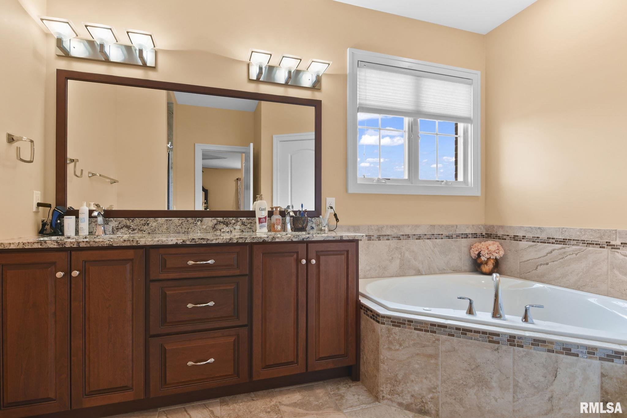 5409 Old Savannah Trail Springfield, IL 62711 - Photo 23 of 52