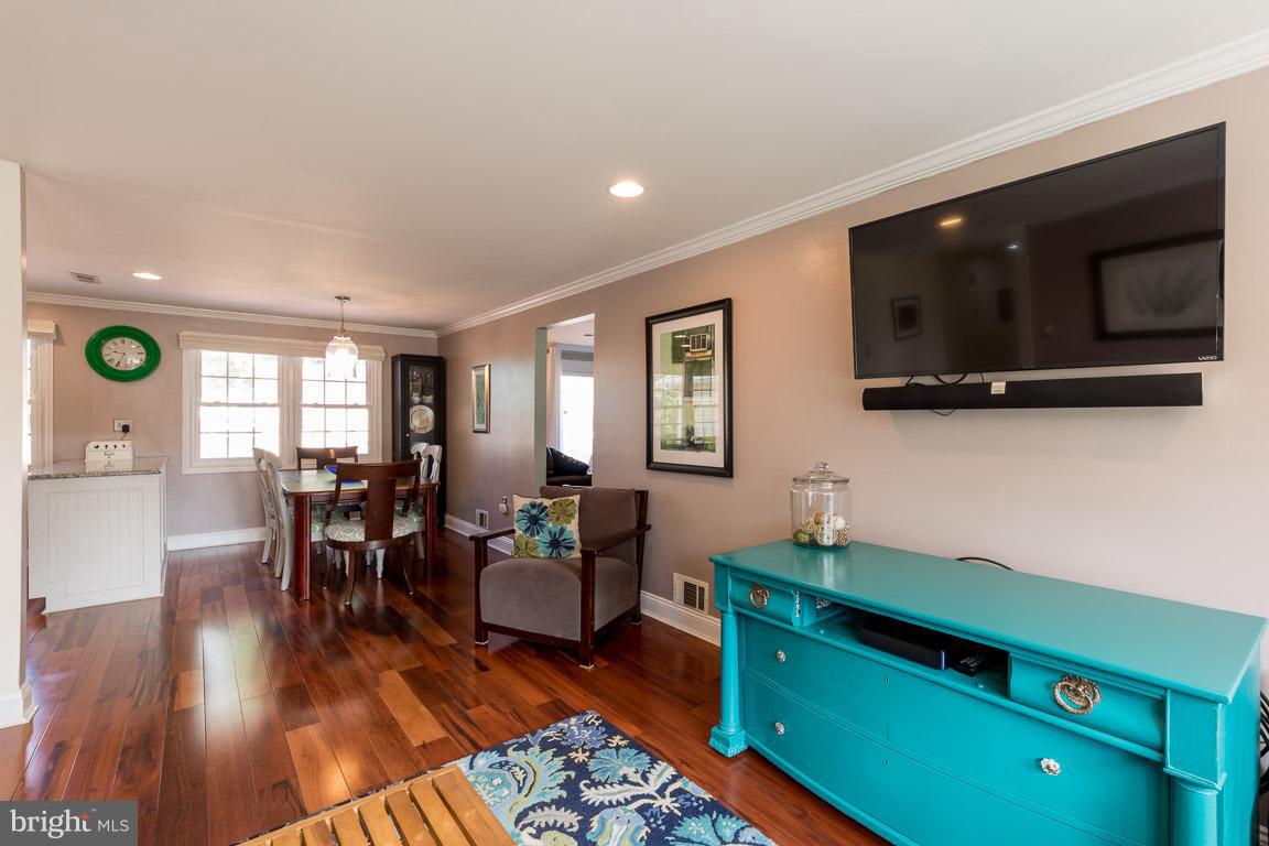 5912 Michael Road Waldorf, MD 20601 - Photo 13 of 30 Living Room