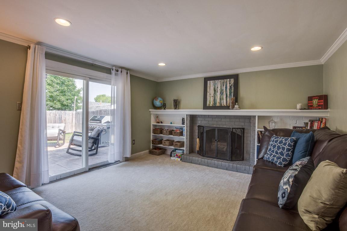 5912 Michael Road Waldorf, MD 20601 - Photo 14 of 30 Family Room