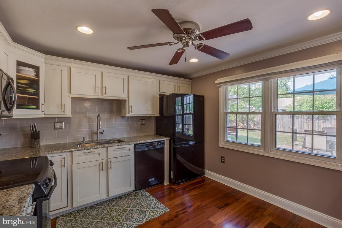 5912 Michael Road Waldorf, MD 20601 - Photo 4 of 30 Kitchen