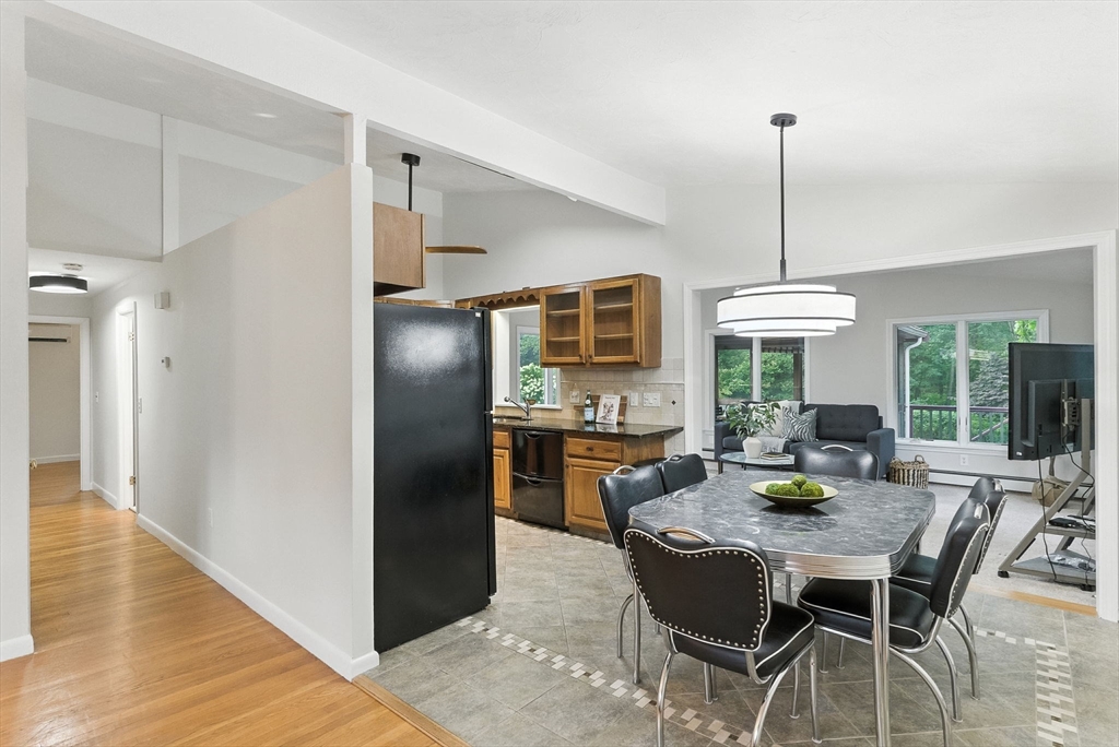 96 Hartwell Road Bedford, MA 01730 - Photo 8 of 34 Gallery Image 8