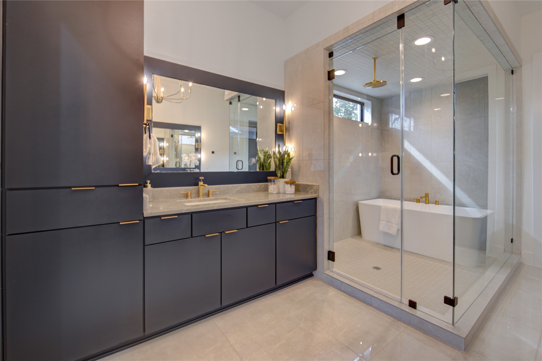 1502 Story Street Houston, TX 77055 - Photo 19 of 42 Luxury primary bathroom with separate sinks, lots of storage and spa like shower and tub space