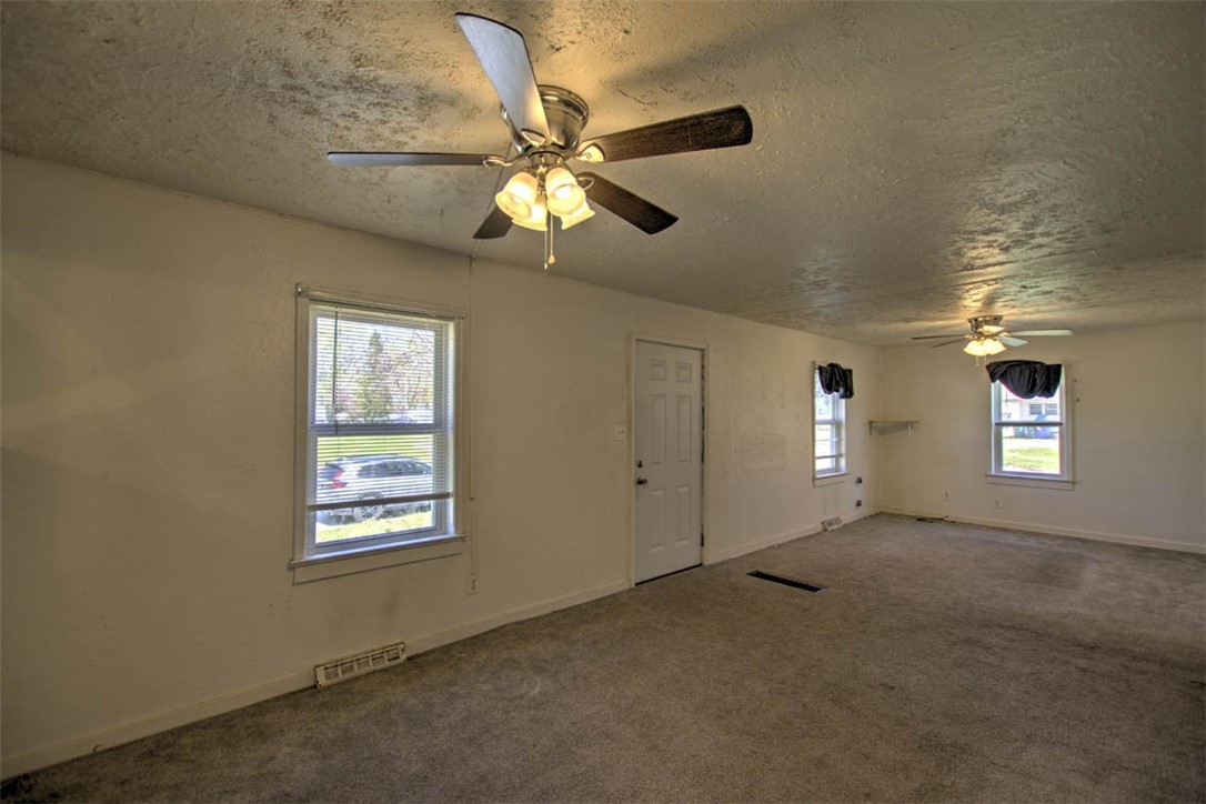 1003 West Sunset Avenue Decatur, IL 62522 - Photo 3 of 18 Gallery Image 3