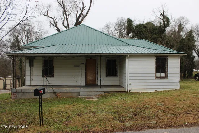 $150,000 | 9329 Tipple Lane, Mascot, TN 37806