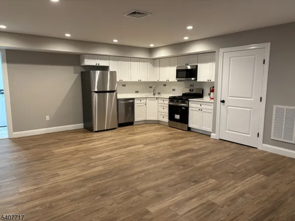 $2,500 | 100 Charlton Avenue, Unit 2, Lodi, NJ 07644