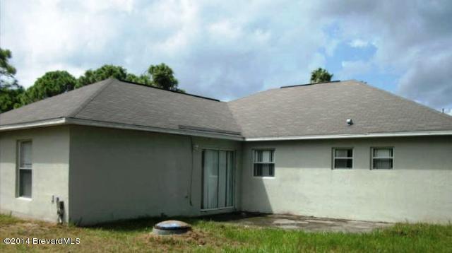 1020 Pasadena Road Southeast Palm Bay, FL 32909 - Photo 2 of 7 2