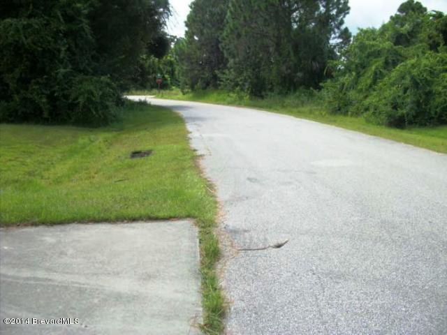 1020 Pasadena Road Southeast Palm Bay, FL 32909 - Photo 3 of 7 3