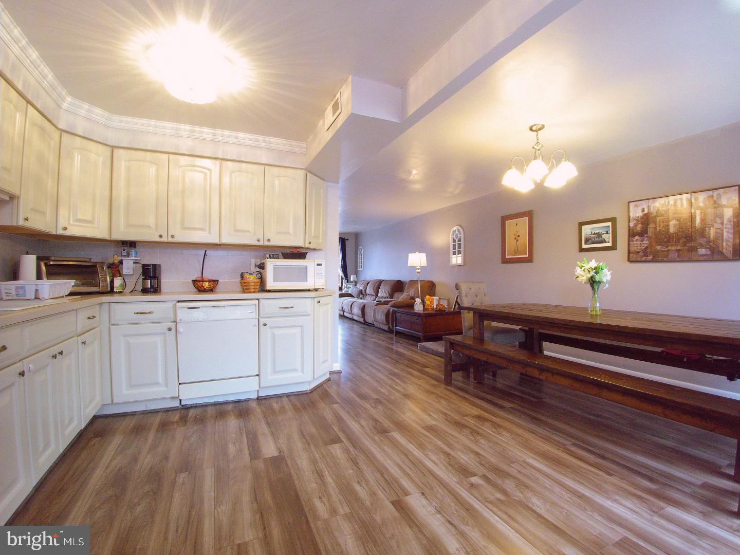 11732 Denman Road Philadelphia, PA 19154 - Photo 11 of 24 Gallery Image 11