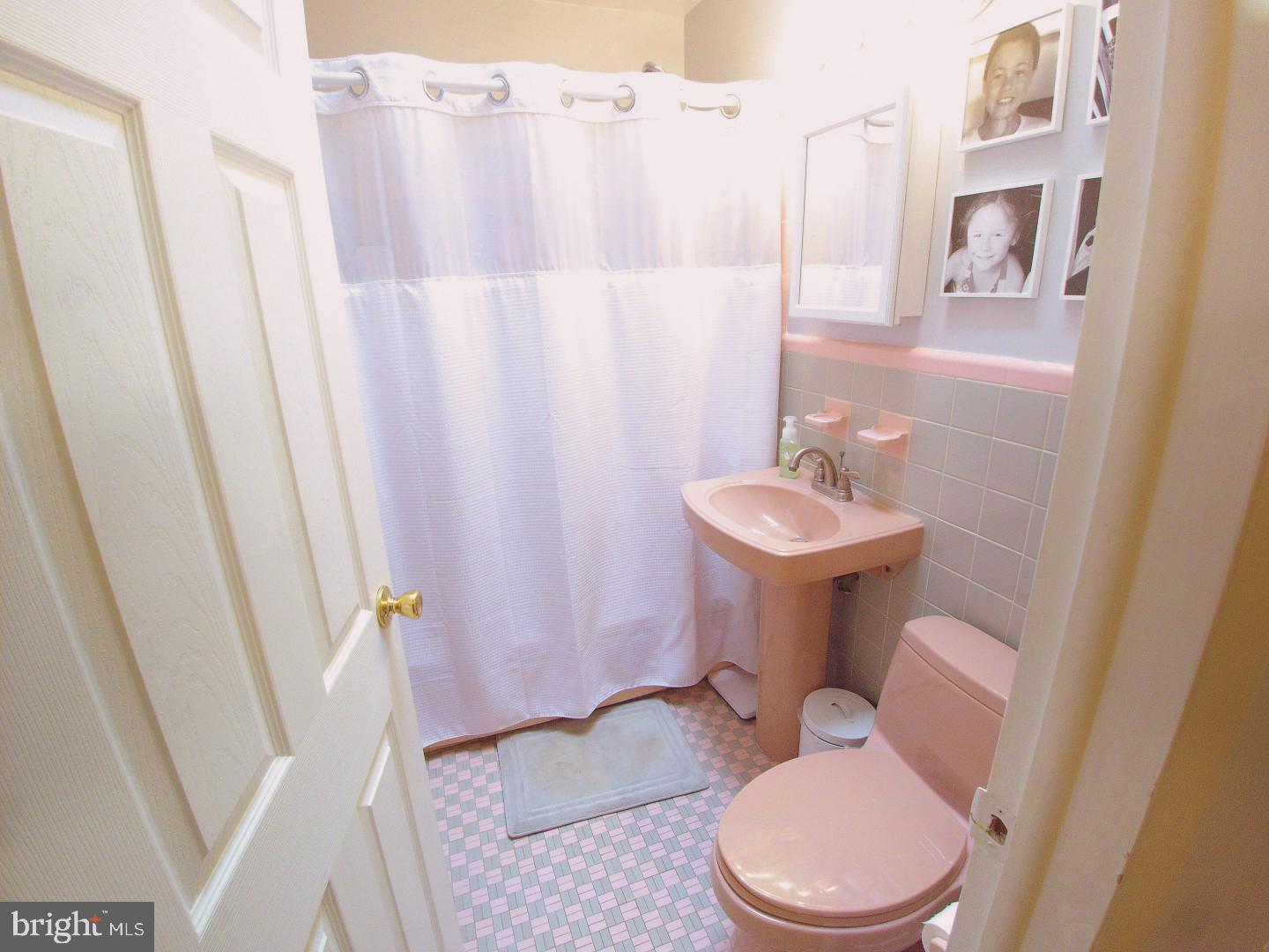11732 Denman Road Philadelphia, PA 19154 - Photo 17 of 24 Gallery Image 17