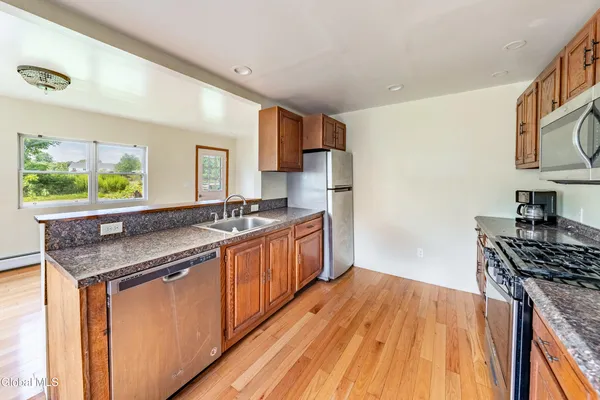 $247,500 | 61 Thatcher Street, Bethlehem, NY 12158