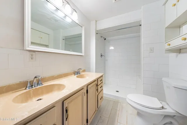 $259,000 | 61 Thatcher Street, Bethlehem, NY 12158