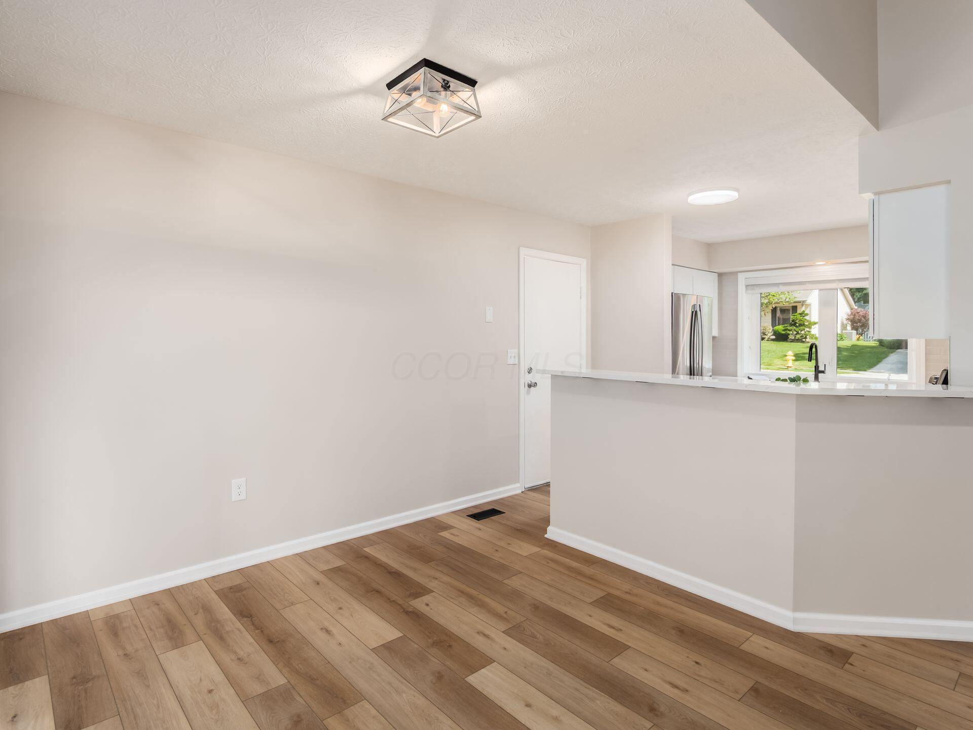449 Senate Avenue Delaware, OH 43015 - Photo 11 of 31 Dining Space