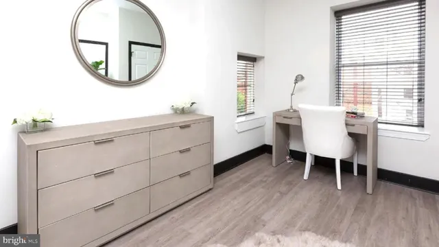 $949 | 930 North Calvert Street, Unit 3A, Baltimore, MD 21202