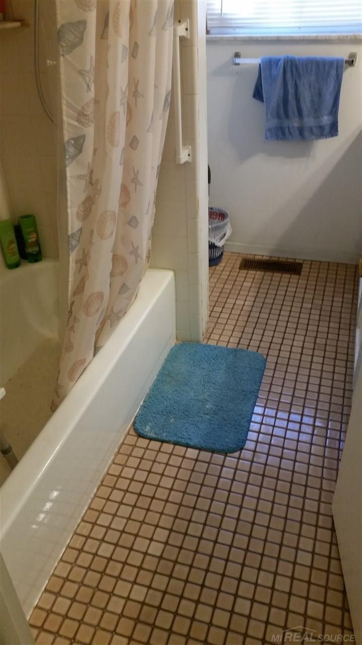 57155 Omo Road Ray, MI 48096 - Photo 11 of 27
