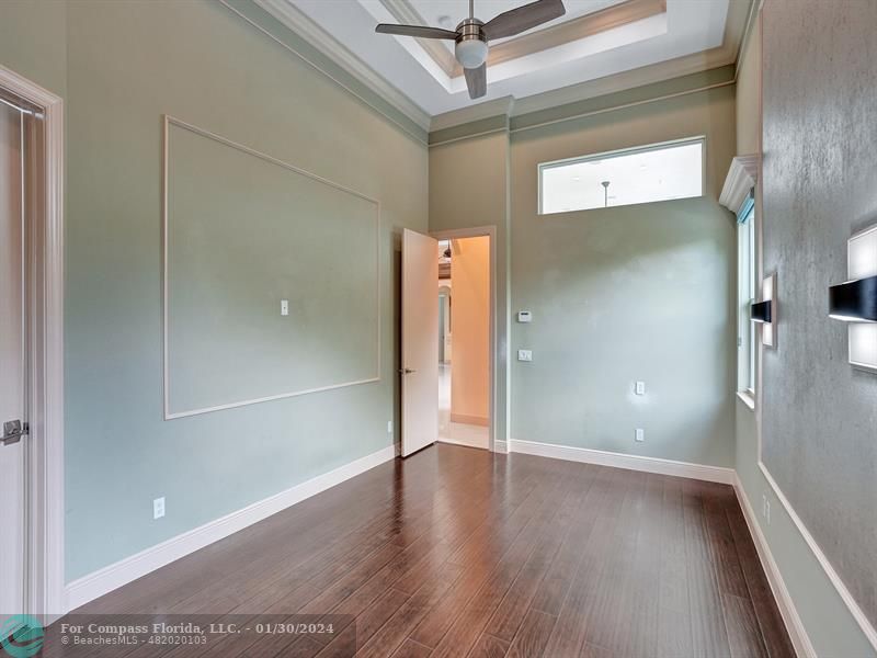 1965 Park Place Boca Raton, FL 33486 - Photo 15 of 30 a view of a hallway