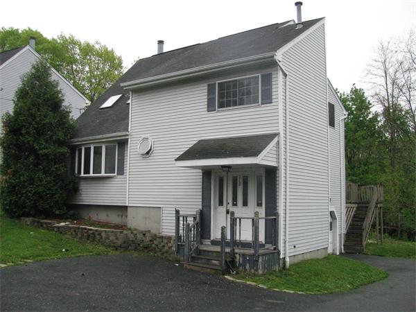 118 Sunderland Road Worcester, MA 01604 - Photo 1 of 6 Gallery Image 1