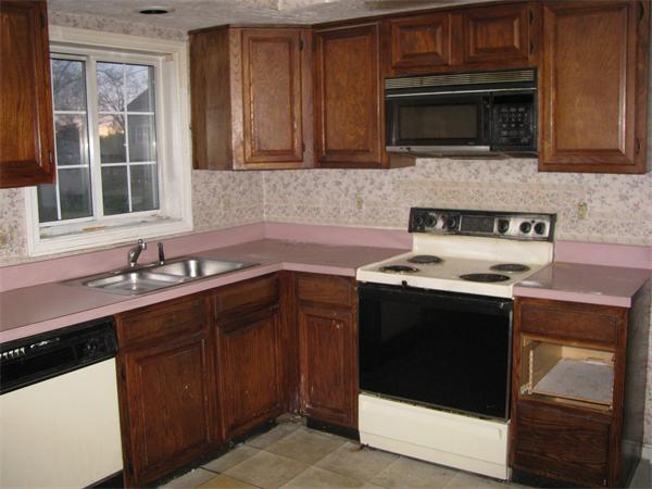 118 Sunderland Road Worcester, MA 01604 - Photo 3 of 6 Gallery Image 3