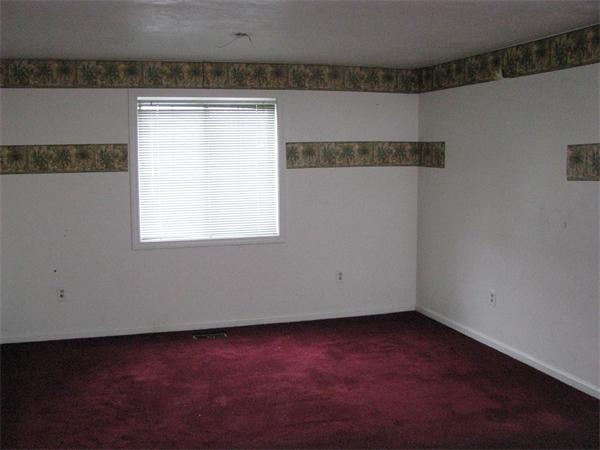 118 Sunderland Road Worcester, MA 01604 - Photo 4 of 6 Gallery Image 4