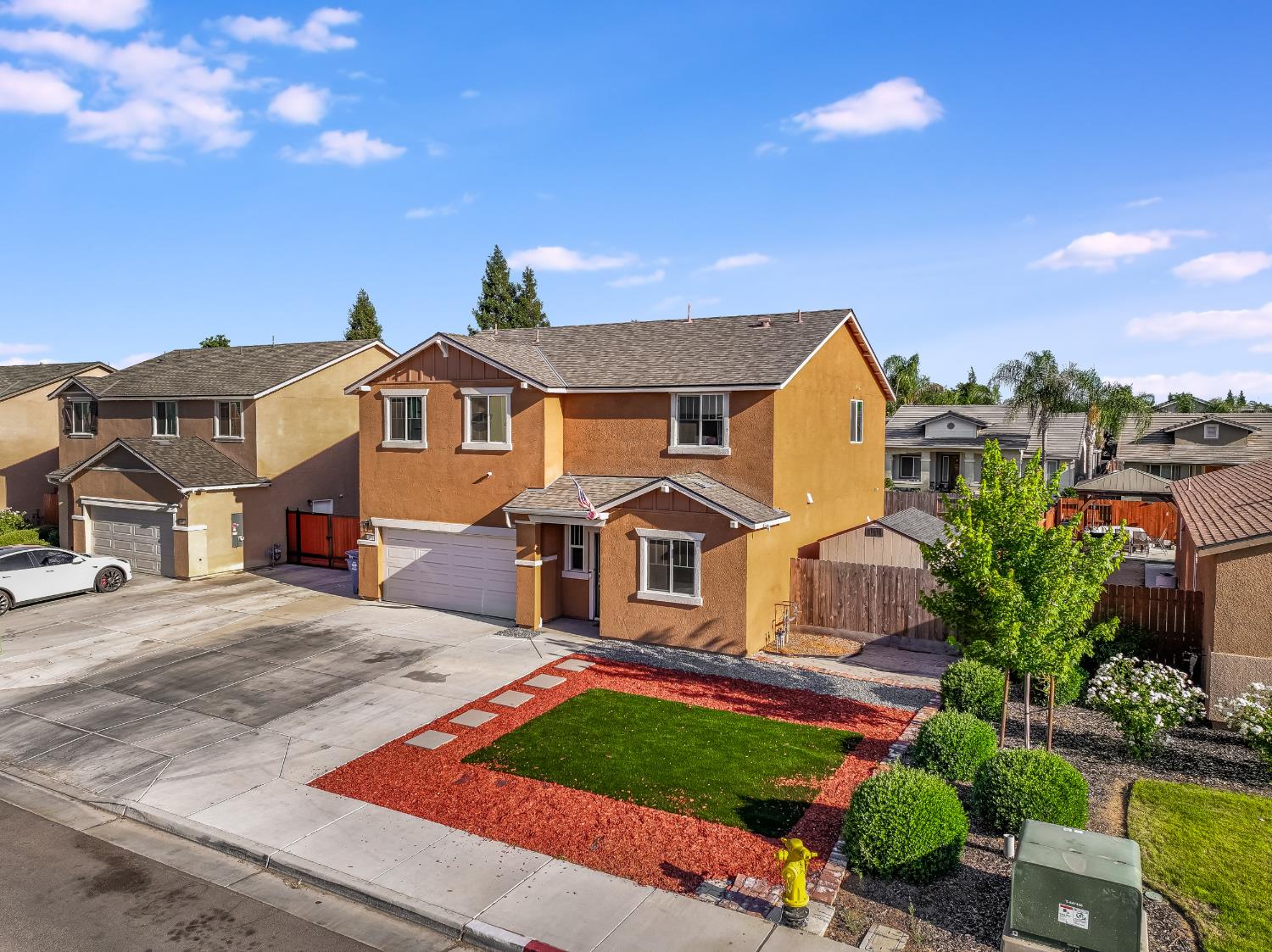 1869 East Gum Avenue Reedley, CA 93654 - Photo 2 of 27
