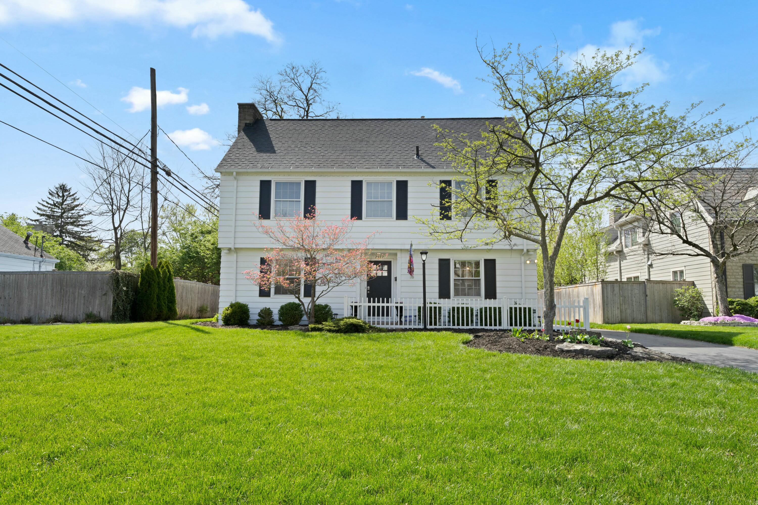 2597 York Road Upper Arlington, OH 43221 - Photo 2 of 71 Front of Home
