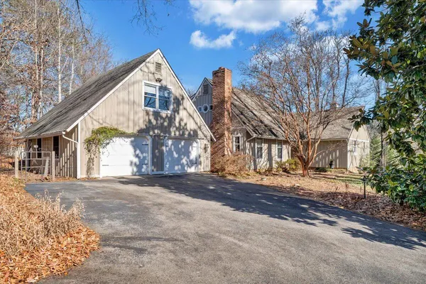 a view of a back yard of the house