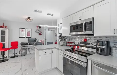 $464,800 | 5718 18th Avenue North, St. Petersburg, FL 33710