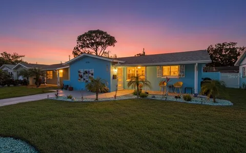 $450,000 | 5718 18th Avenue North, St. Petersburg, FL 33710