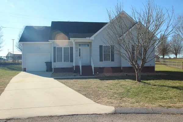 $1,795 | 72 Sandstone Court, McMinnville, TN 37110