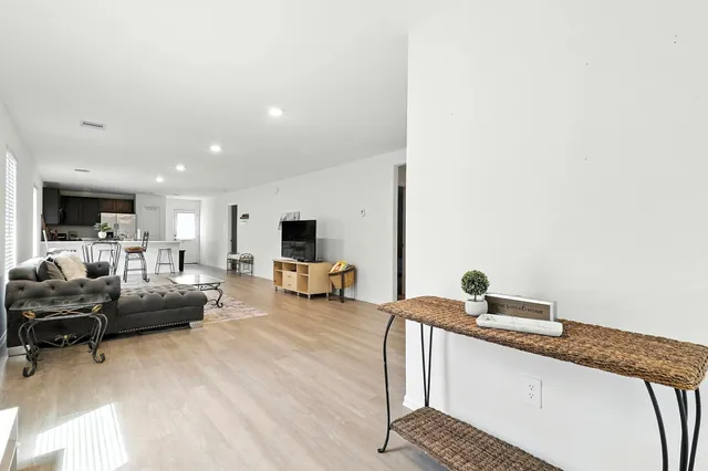 $1,850 | 379 Jewett Meadow Drive, Magnolia, TX 77354