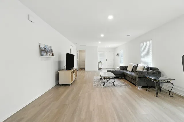 $1,850 | 379 Jewett Meadow Drive, Magnolia, TX 77354