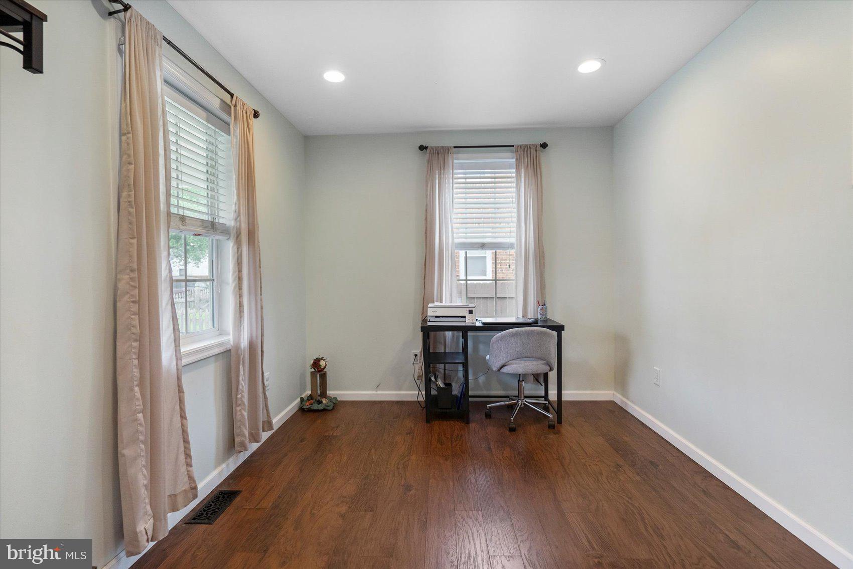 4 Riverside Drive Essex, MD 21221 - Photo 7 of 39 Gallery Image 7