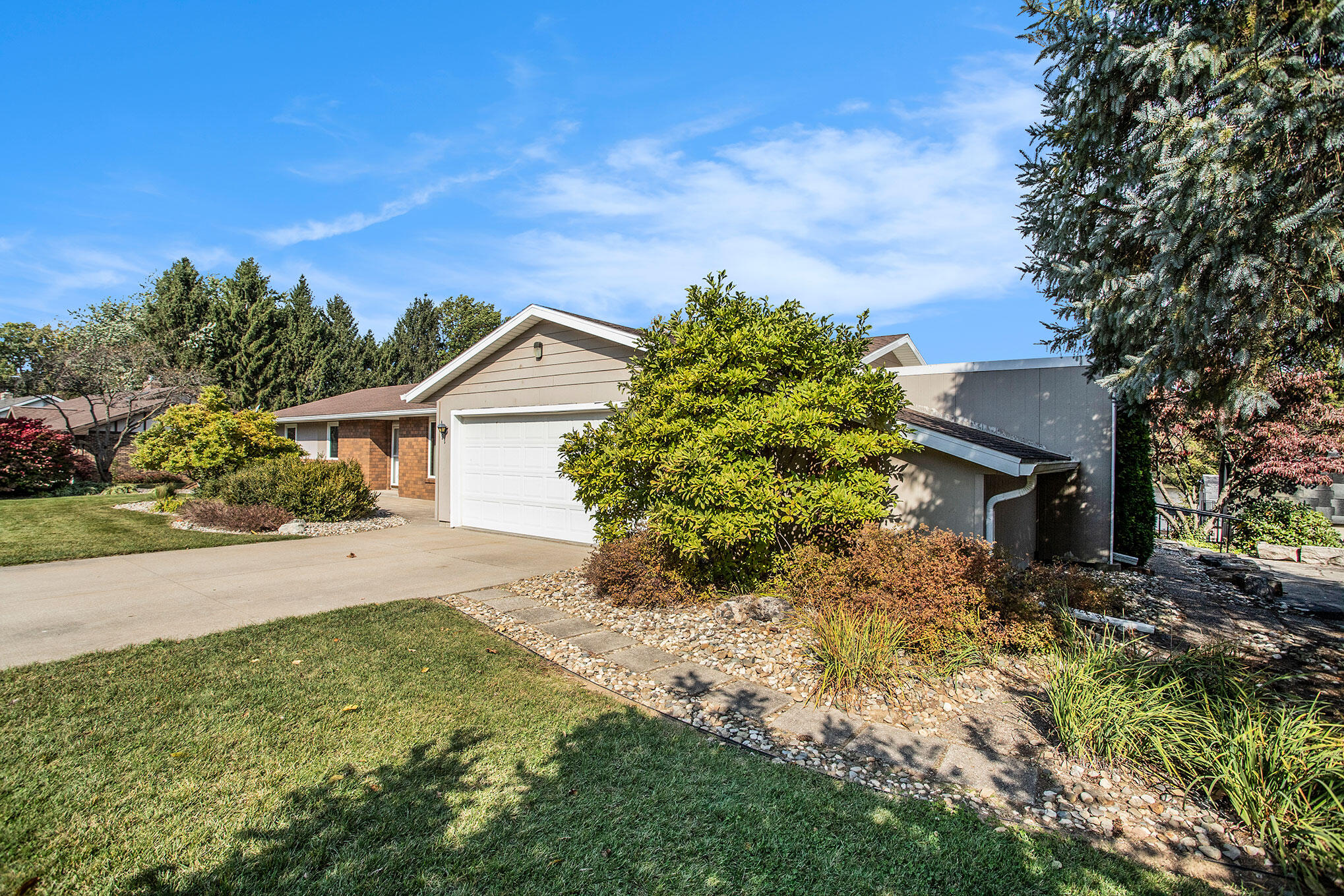 2829 Ridgewood Trail Berrien Springs, MI 49103 - Photo 2 of 47 IMG_8700
