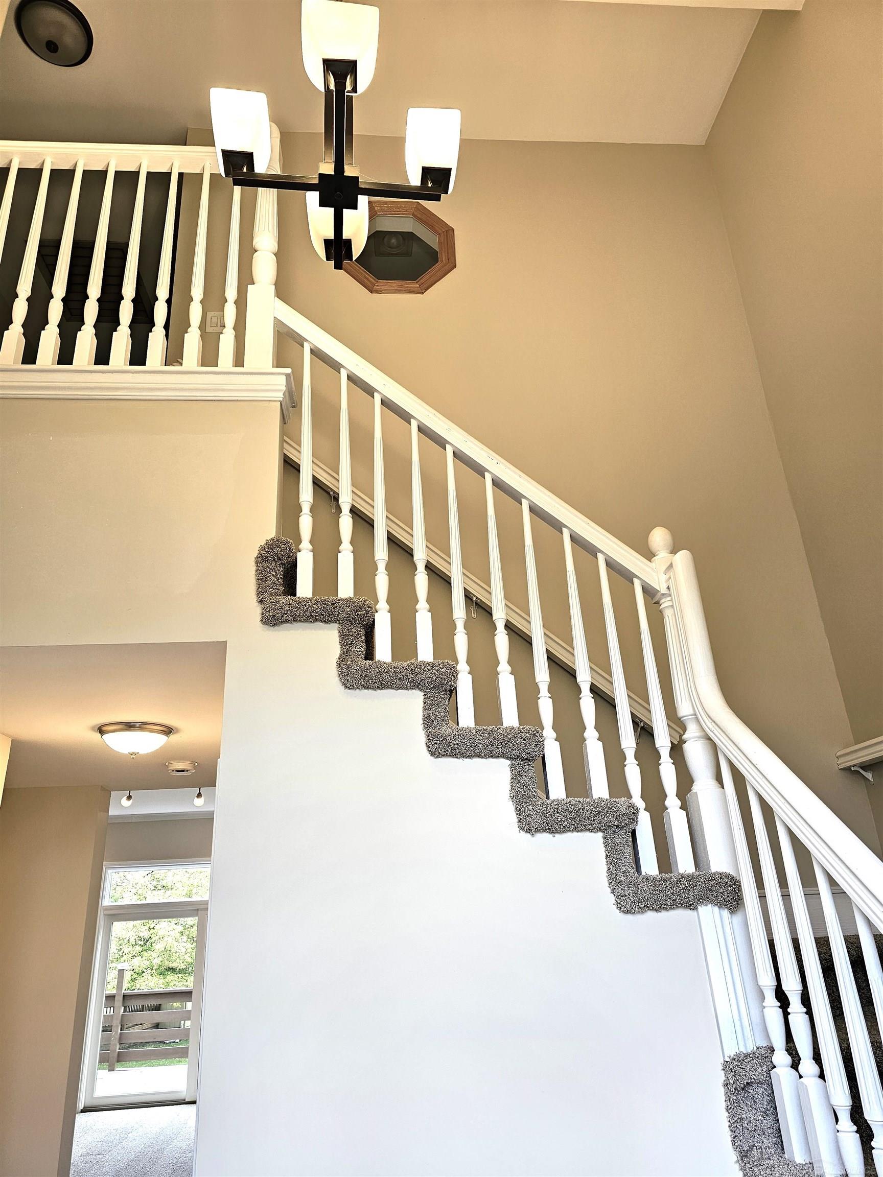 2191 Crystal Drive Rochester, MI 48309 - Photo 5 of 63 50125379-4.JPG