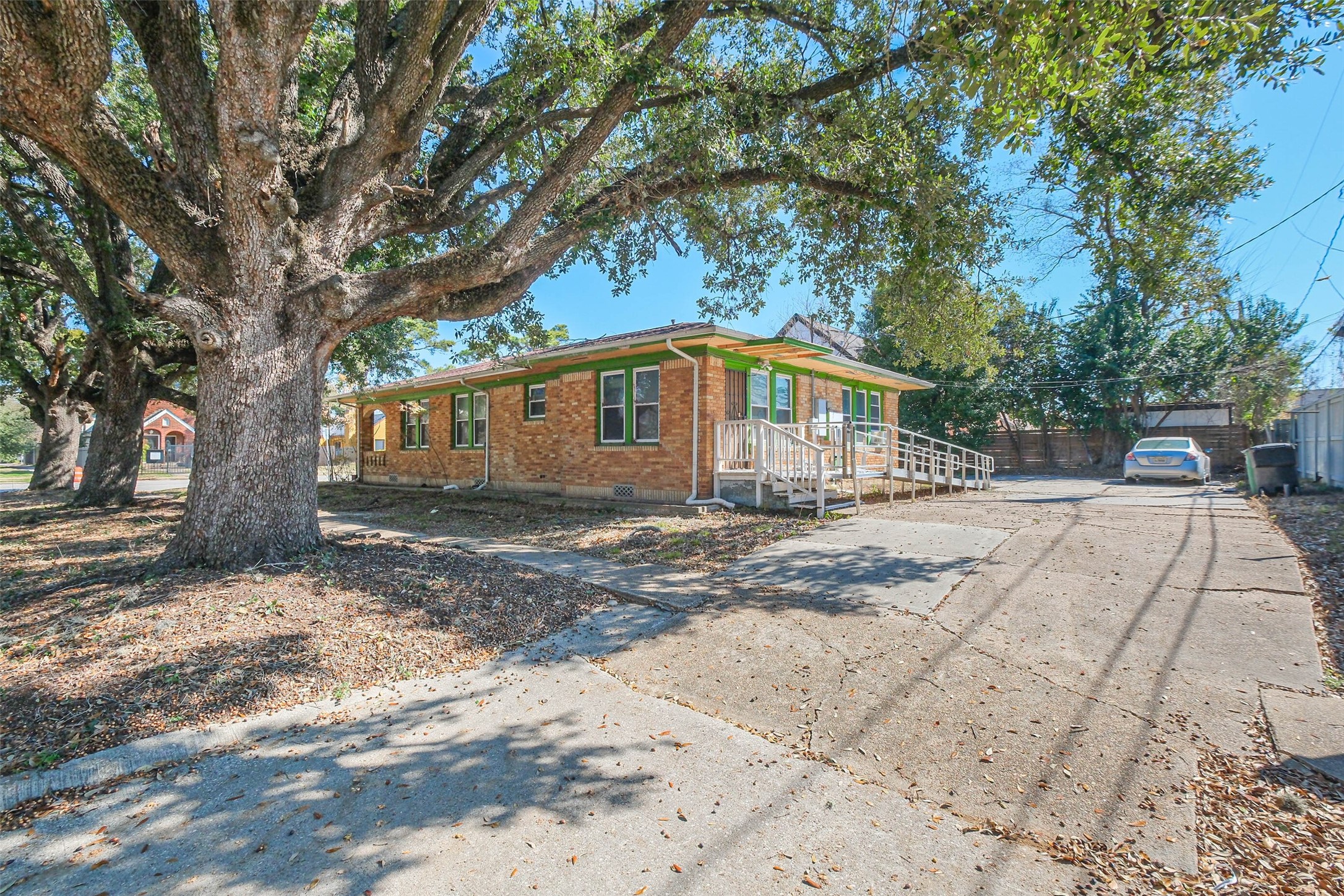 2802 Wheeler Avenue Houston, TX 77004 - Photo 14 of 20 a view of house with a yard