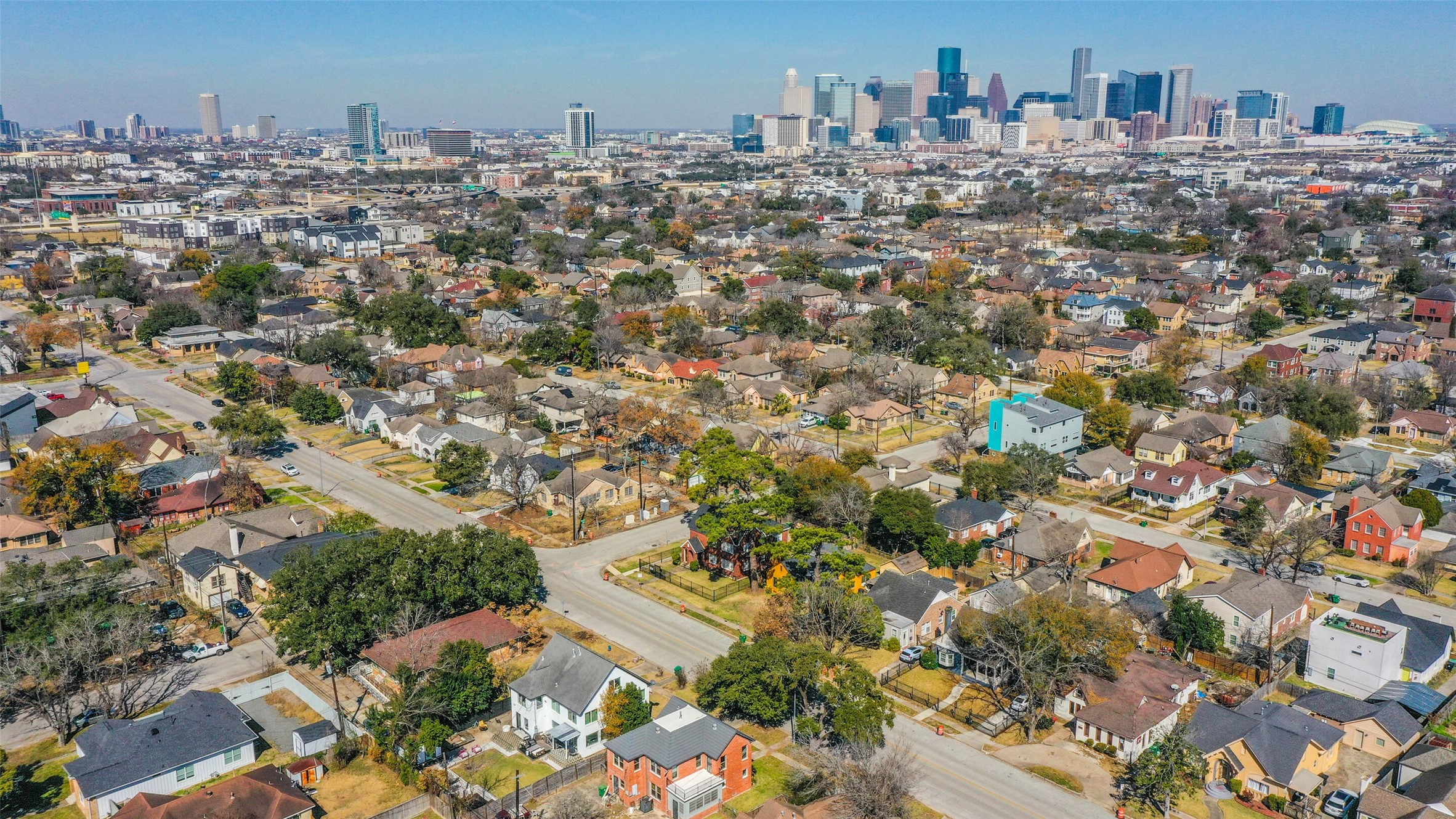 2802 Wheeler Avenue Houston, TX 77004 - Photo 18 of 20 a view of a city