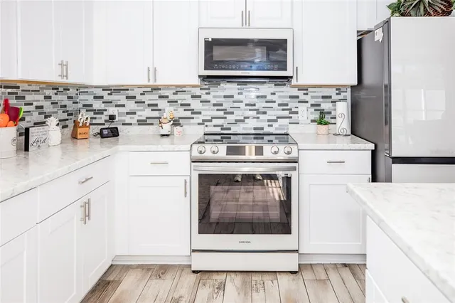 $625,000 | 1074 Berkeley Drive, Kissimmee, FL 34744