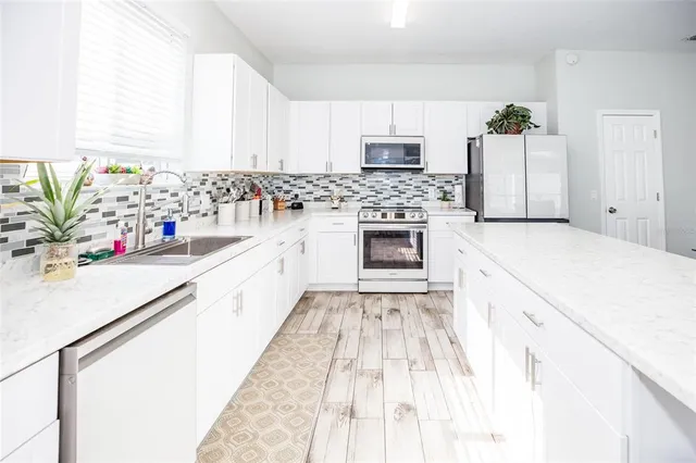 $625,000 | 1074 Berkeley Drive, Kissimmee, FL 34744