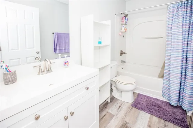 $625,000 | 1074 Berkeley Drive, Kissimmee, FL 34744