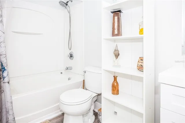 $625,000 | 1074 Berkeley Drive, Kissimmee, FL 34744