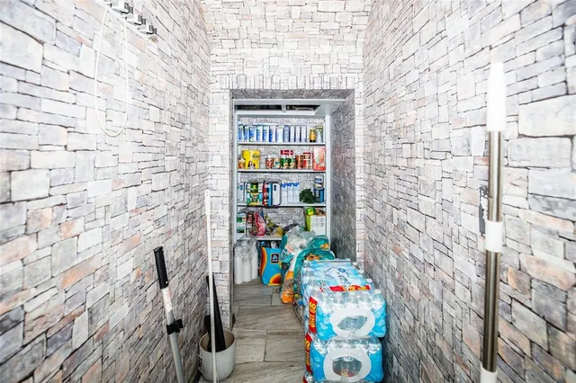 $625,000 | 1074 Berkeley Drive, Kissimmee, FL 34744