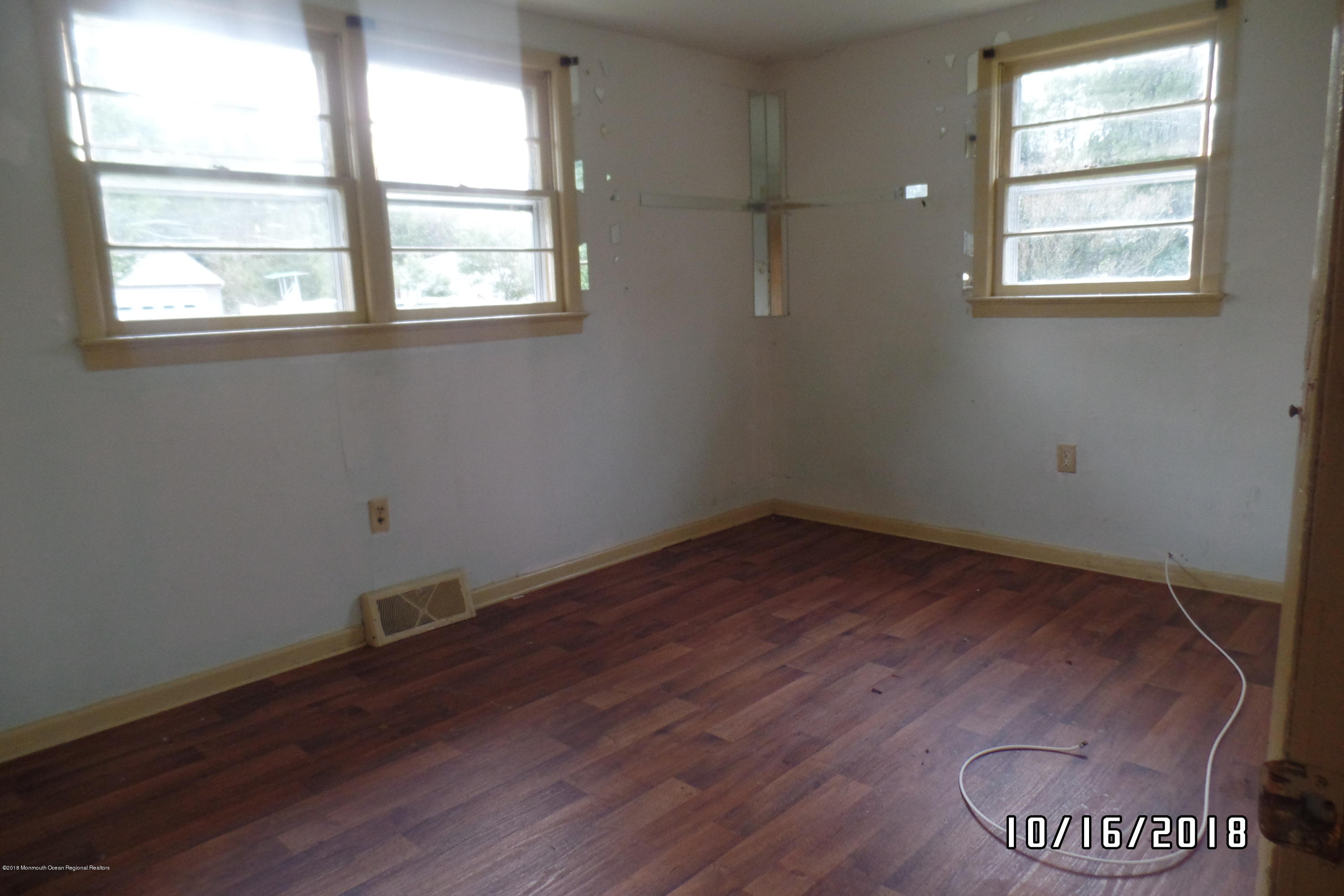 18 Littleworth Road Manahawkin, NJ 08050 - Photo 5 of 10 18 bed 2