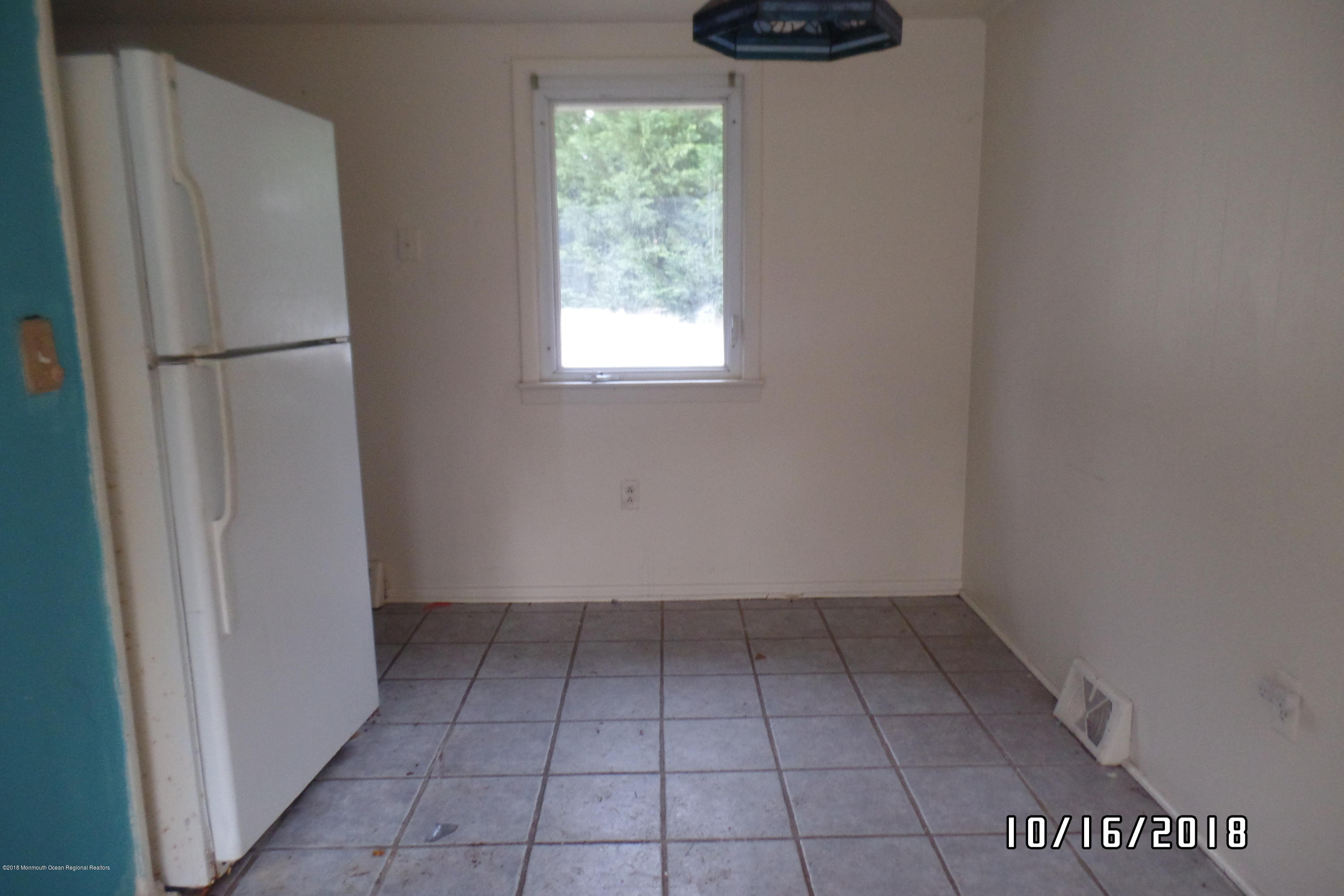 18 Littleworth Road Manahawkin, NJ 08050 - Photo 6 of 10 18 eat kit