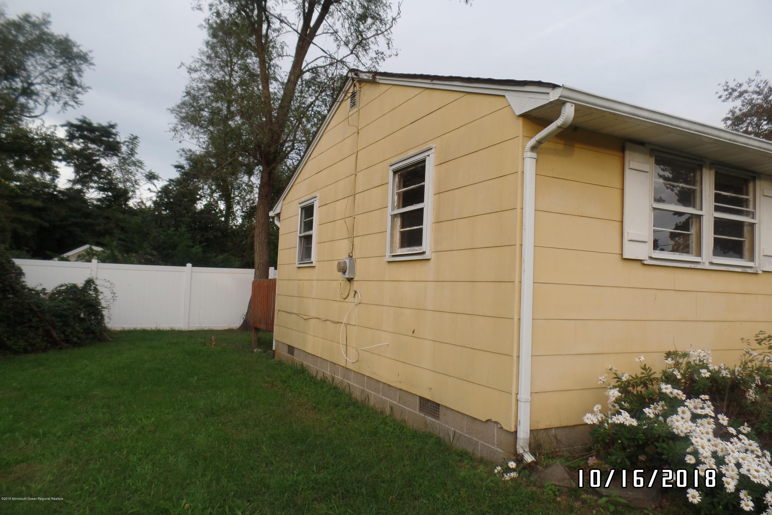 18 Littleworth Road Manahawkin, NJ 08050 - Photo 9 of 10 18 side 1