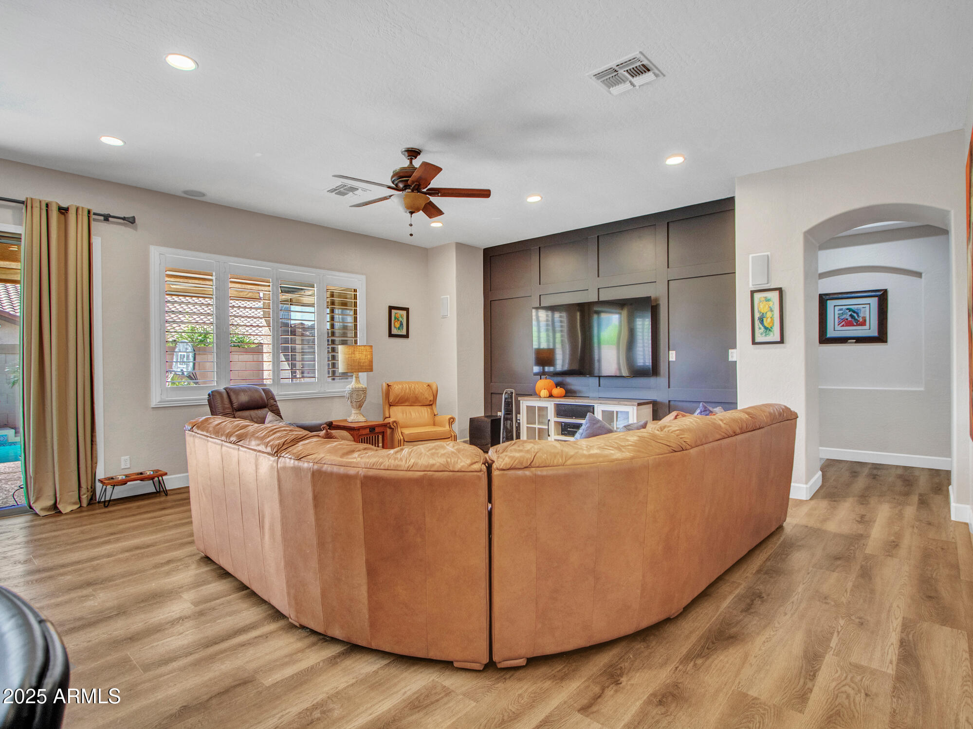 6919 West Rowel Road Peoria, AZ 85383 - Photo 29 of 74 06-Family-room-(1)