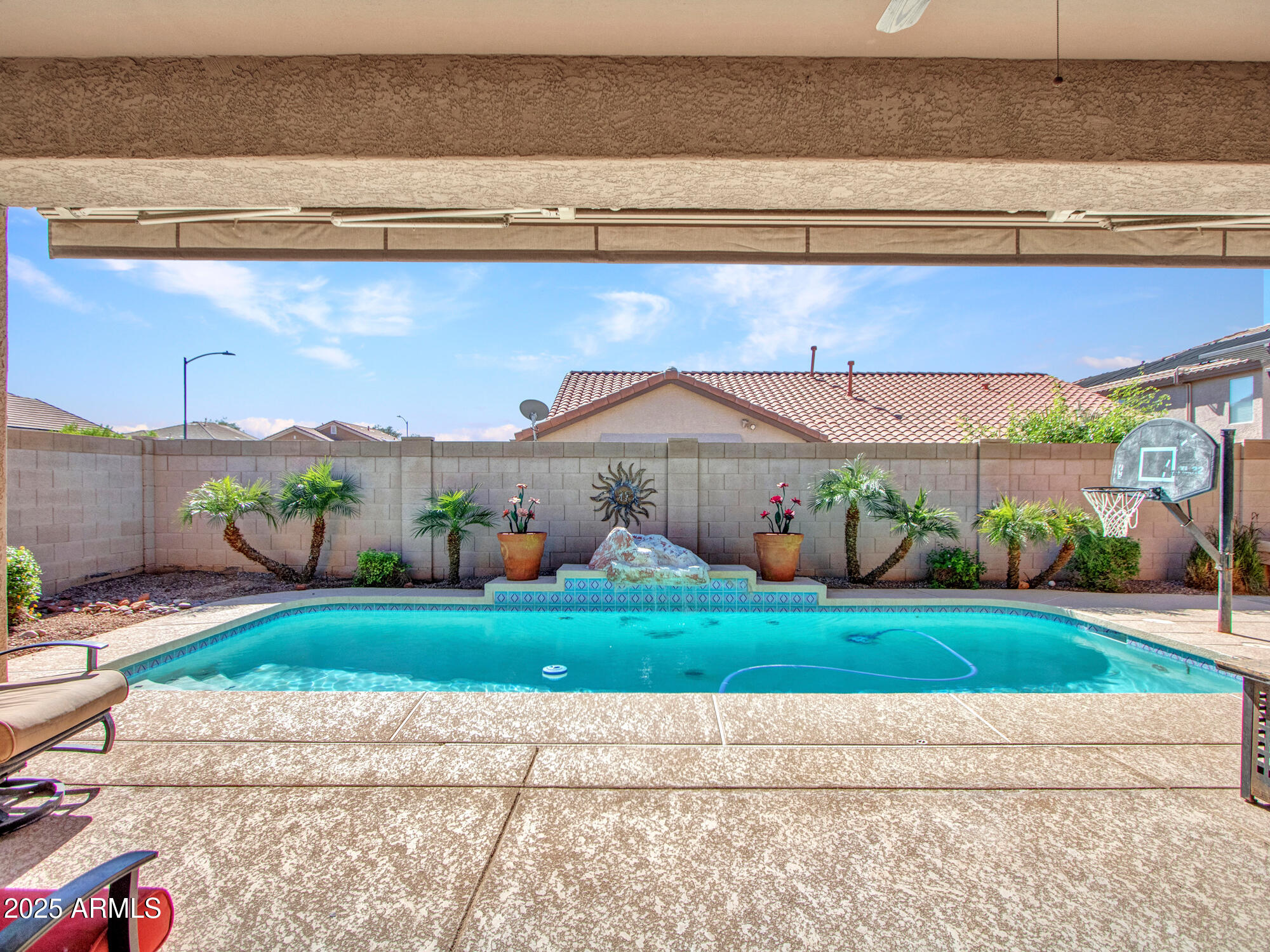 6919 West Rowel Road Peoria, AZ 85383 - Photo 32 of 74 a view of a garden