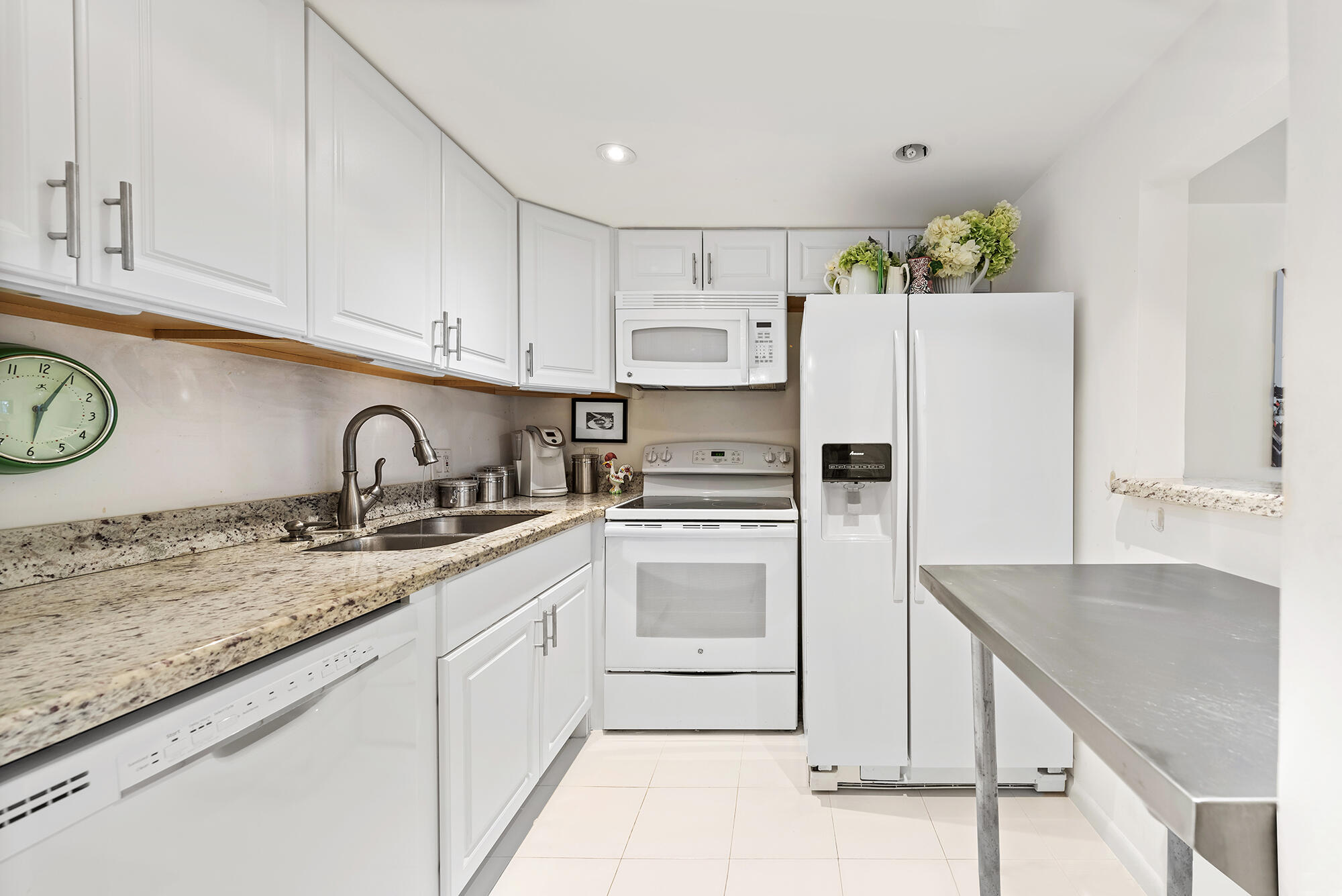 269 Durham East, Unit G Deerfield Beach, FL 33442 - Photo 4 of 45 MIB_3728